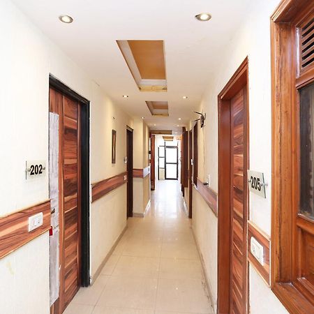Oyo Flagship Hotel F Five New Delhi Luaran gambar
