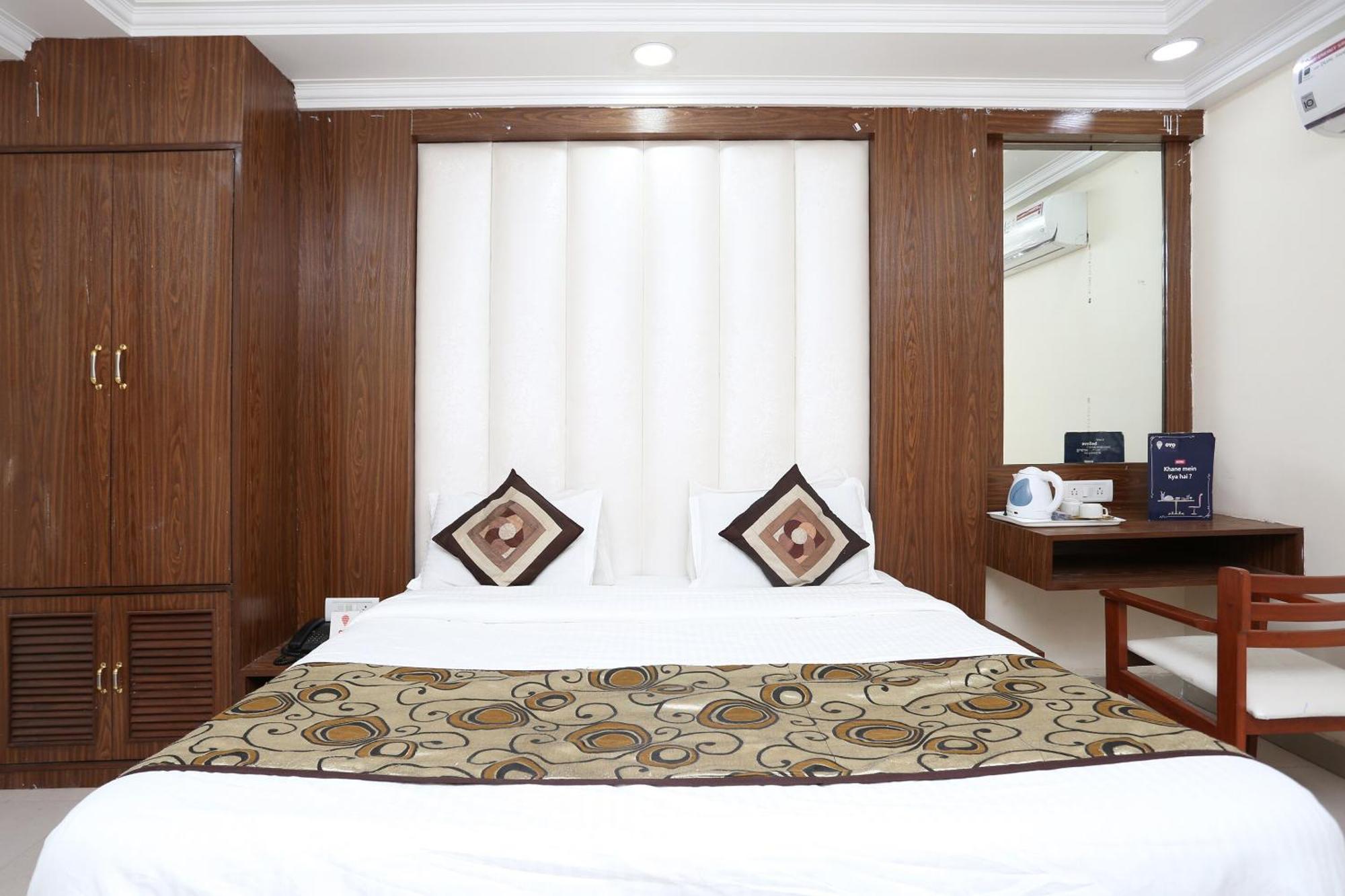 Oyo Flagship Hotel F Five New Delhi Luaran gambar