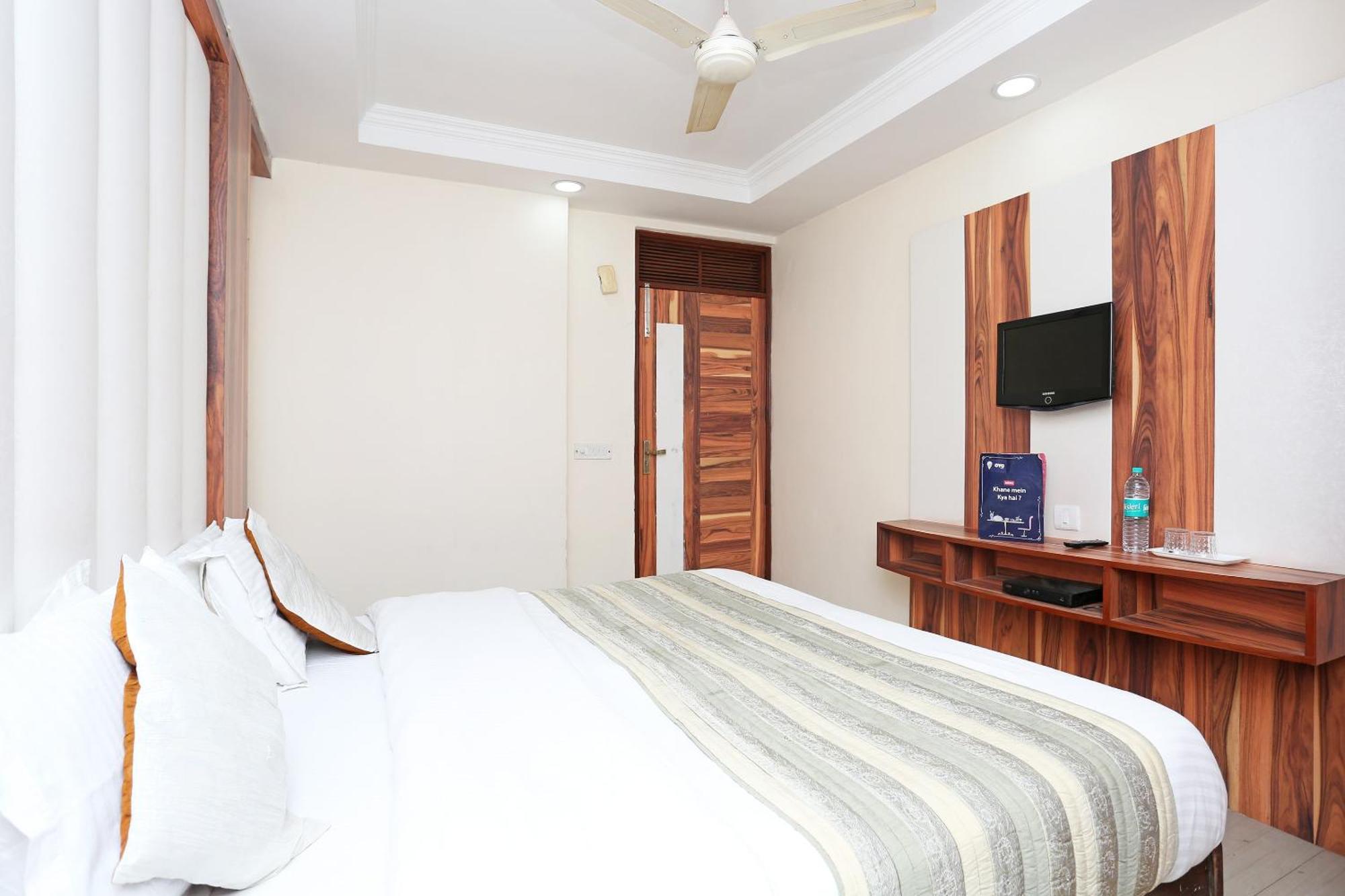 Oyo Flagship Hotel F Five New Delhi Luaran gambar