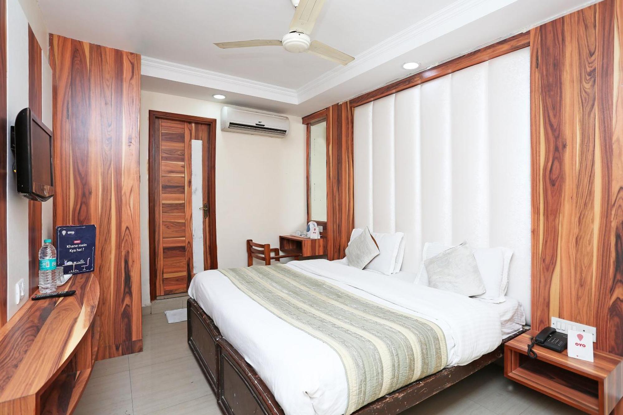 Oyo Flagship Hotel F Five New Delhi Luaran gambar
