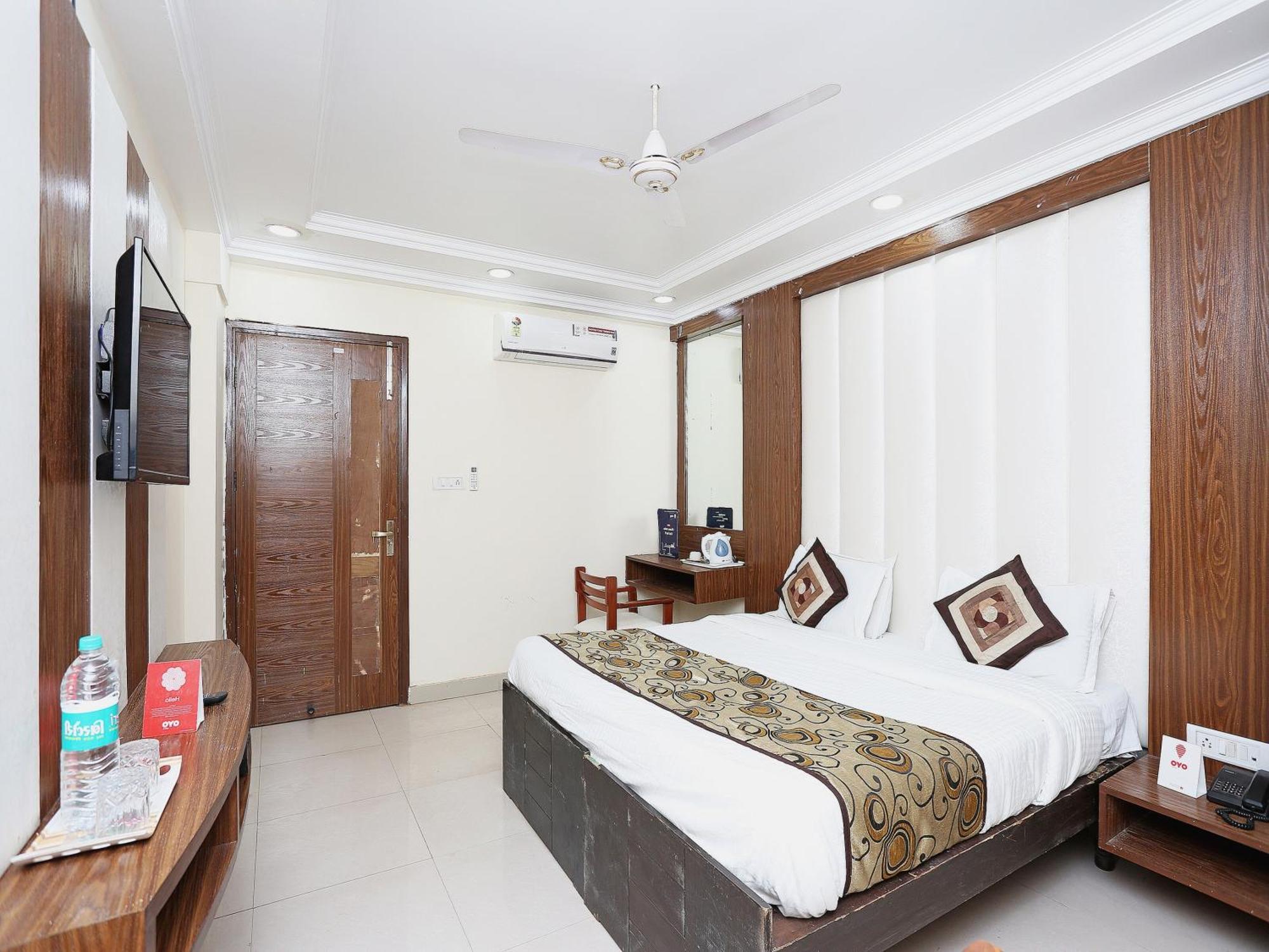 Oyo Flagship Hotel F Five New Delhi Luaran gambar