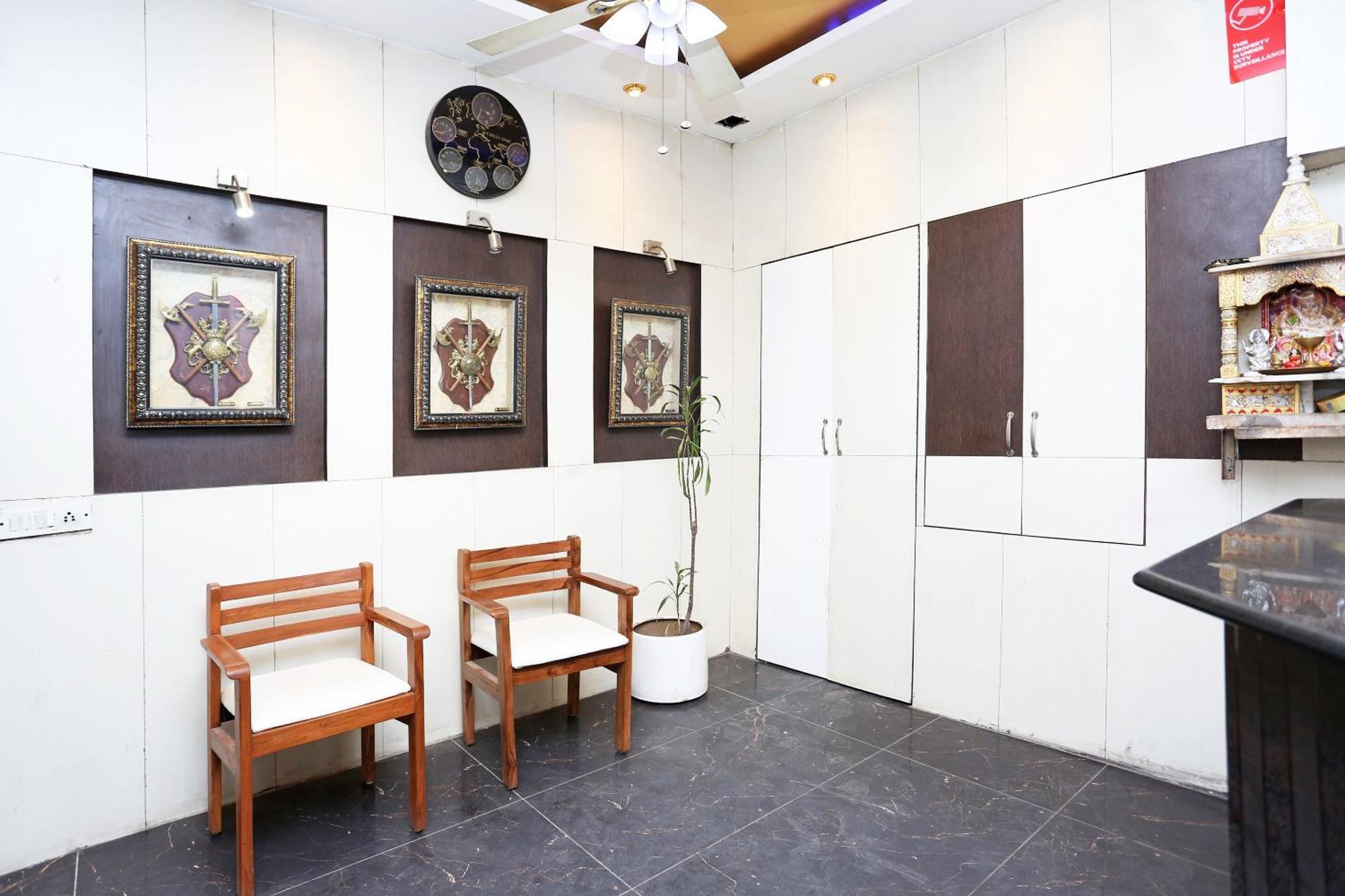 Oyo Flagship Hotel F Five New Delhi Luaran gambar