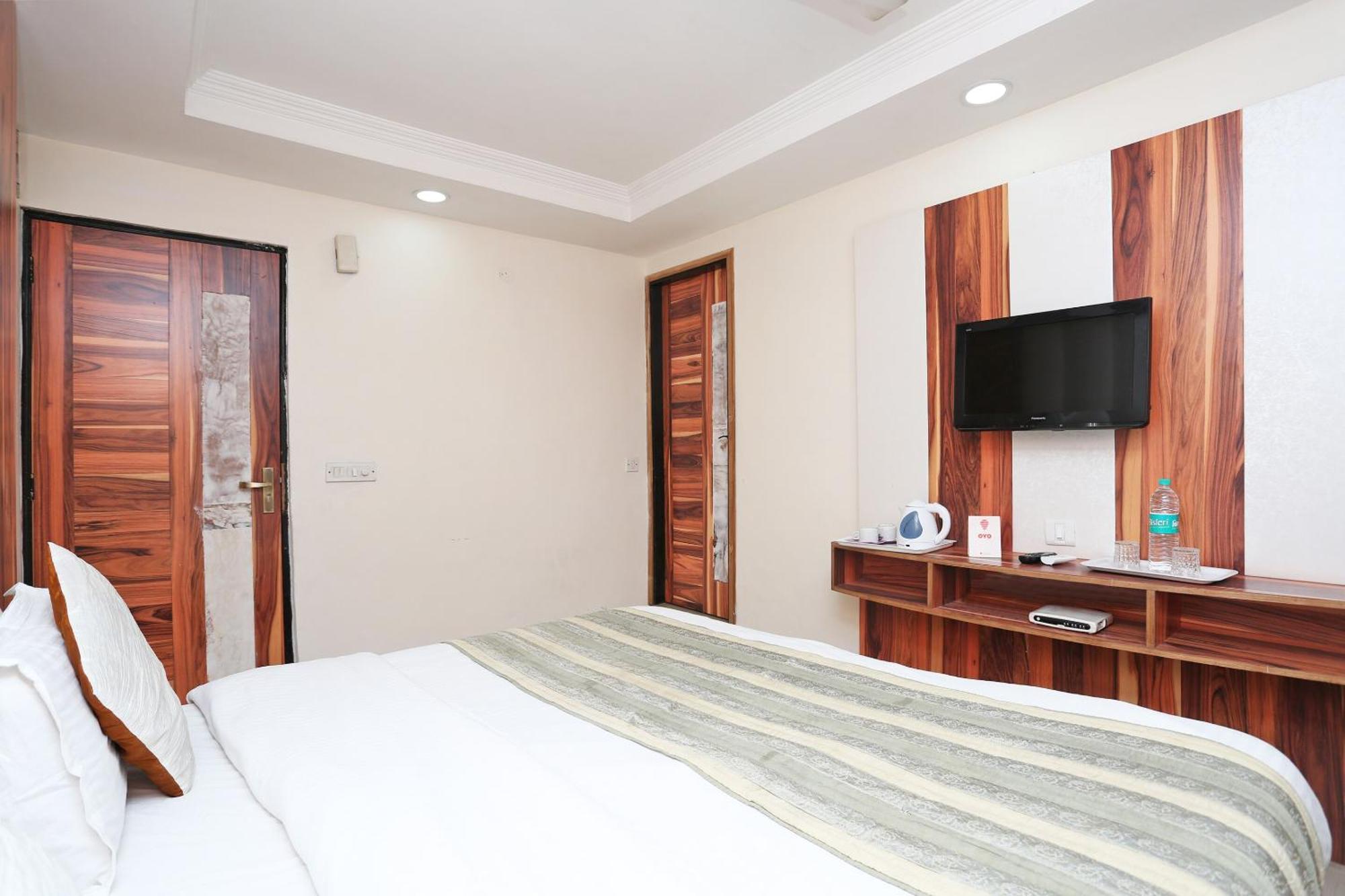 Oyo Flagship Hotel F Five New Delhi Luaran gambar