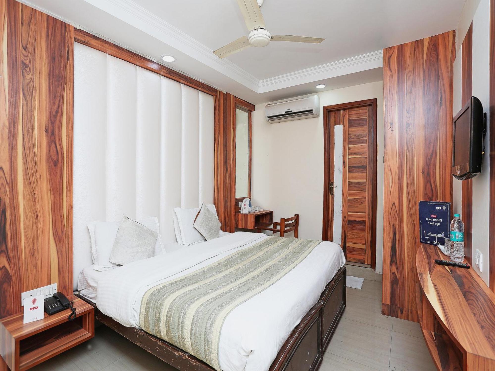 Oyo Flagship Hotel F Five New Delhi Luaran gambar