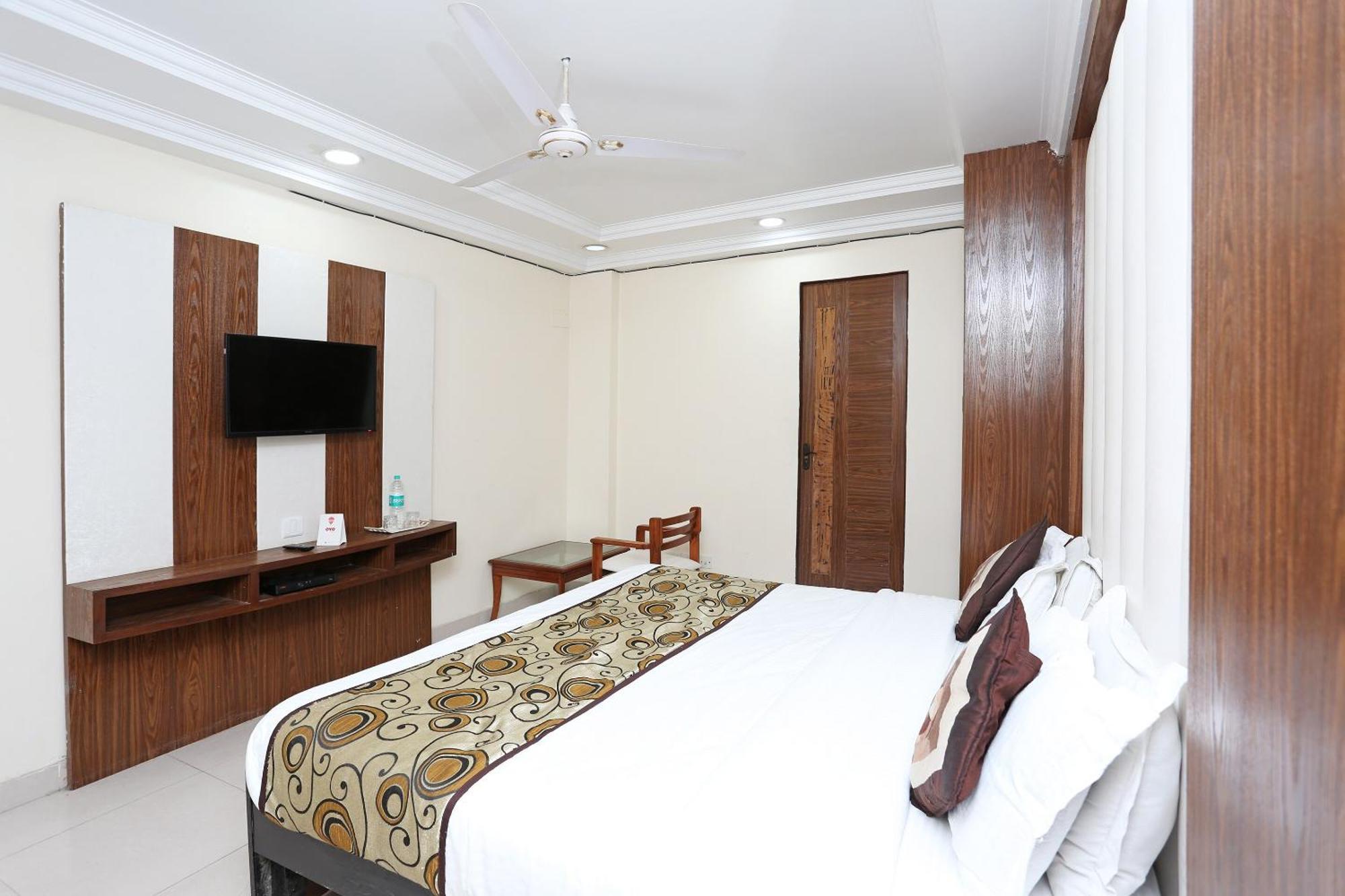 Oyo Flagship Hotel F Five New Delhi Luaran gambar