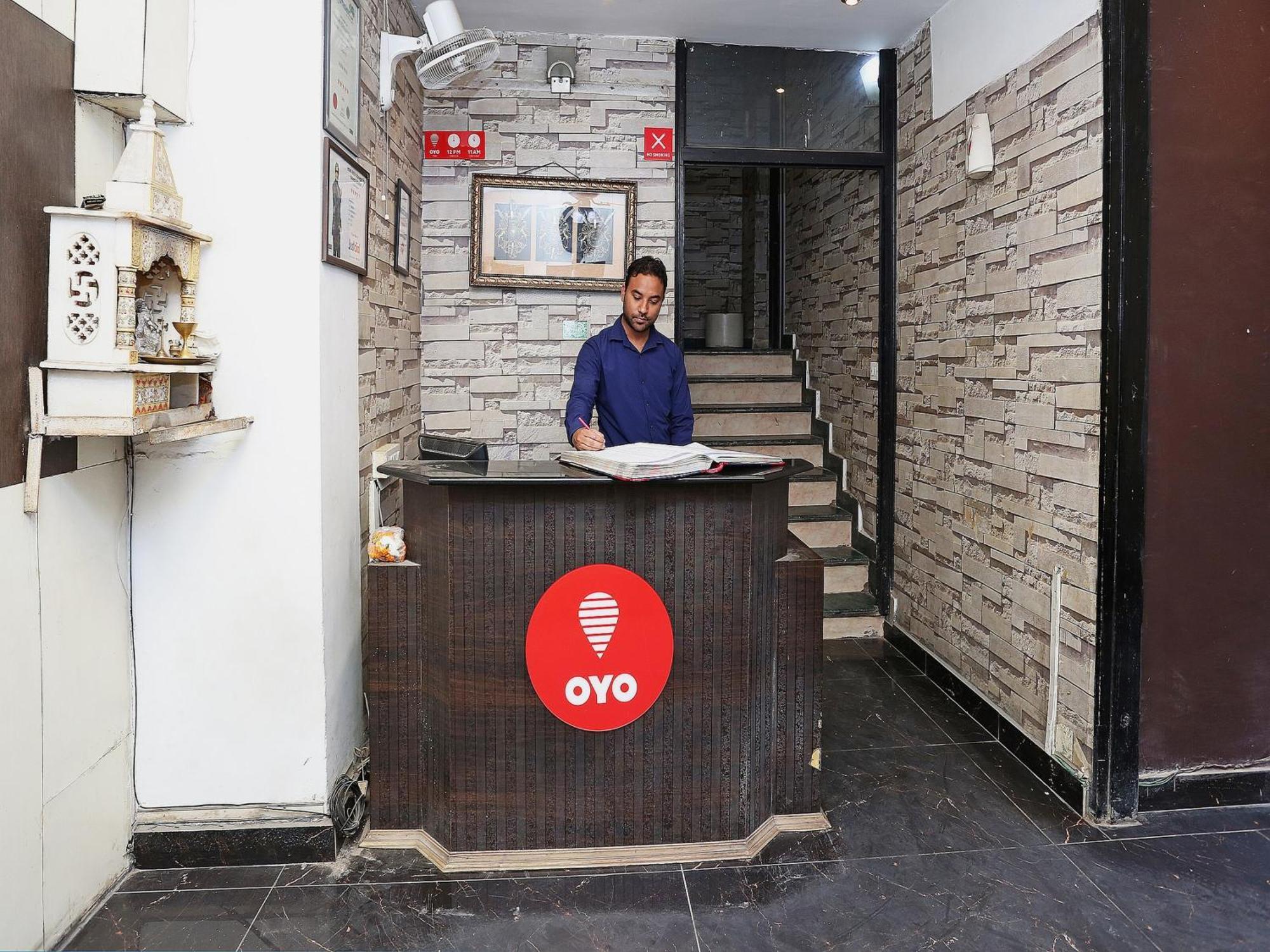 Oyo Flagship Hotel F Five New Delhi Luaran gambar