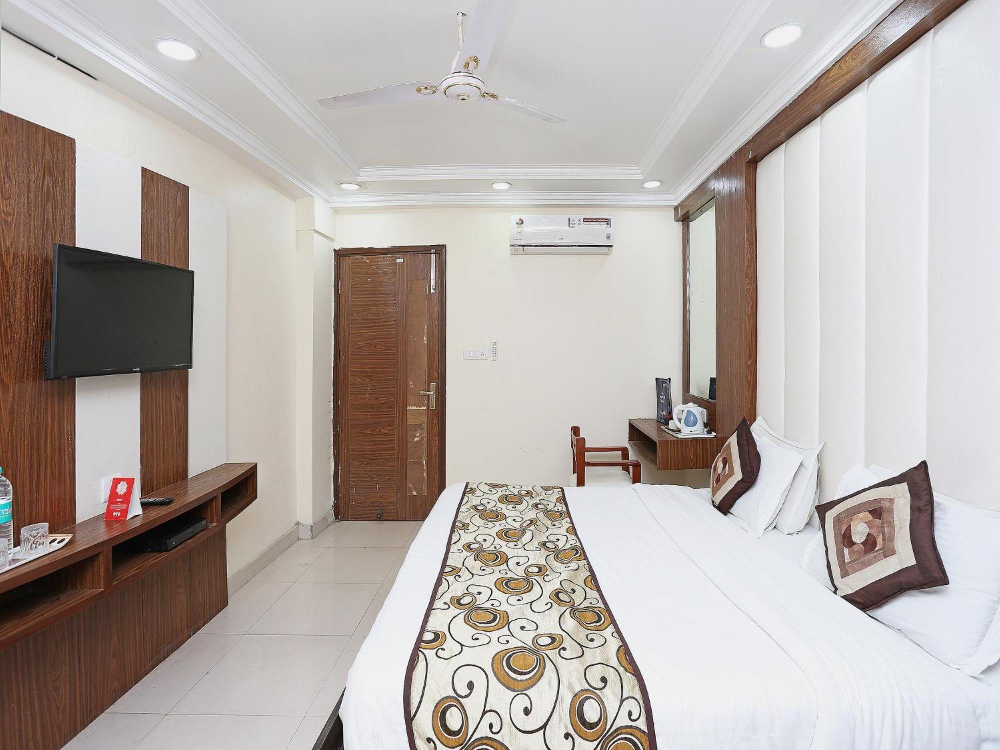 Oyo Flagship Hotel F Five New Delhi Luaran gambar