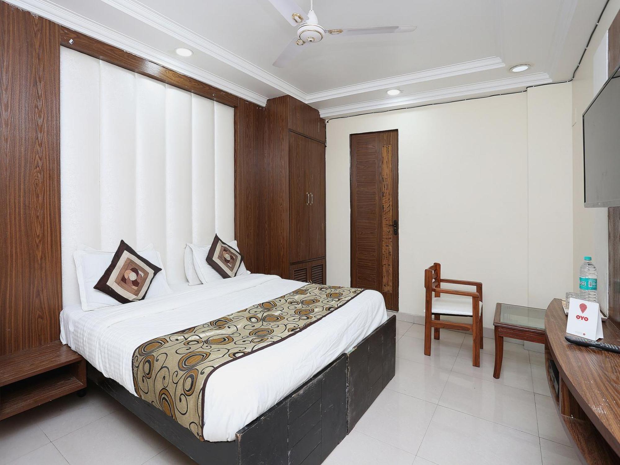Oyo Flagship Hotel F Five New Delhi Luaran gambar