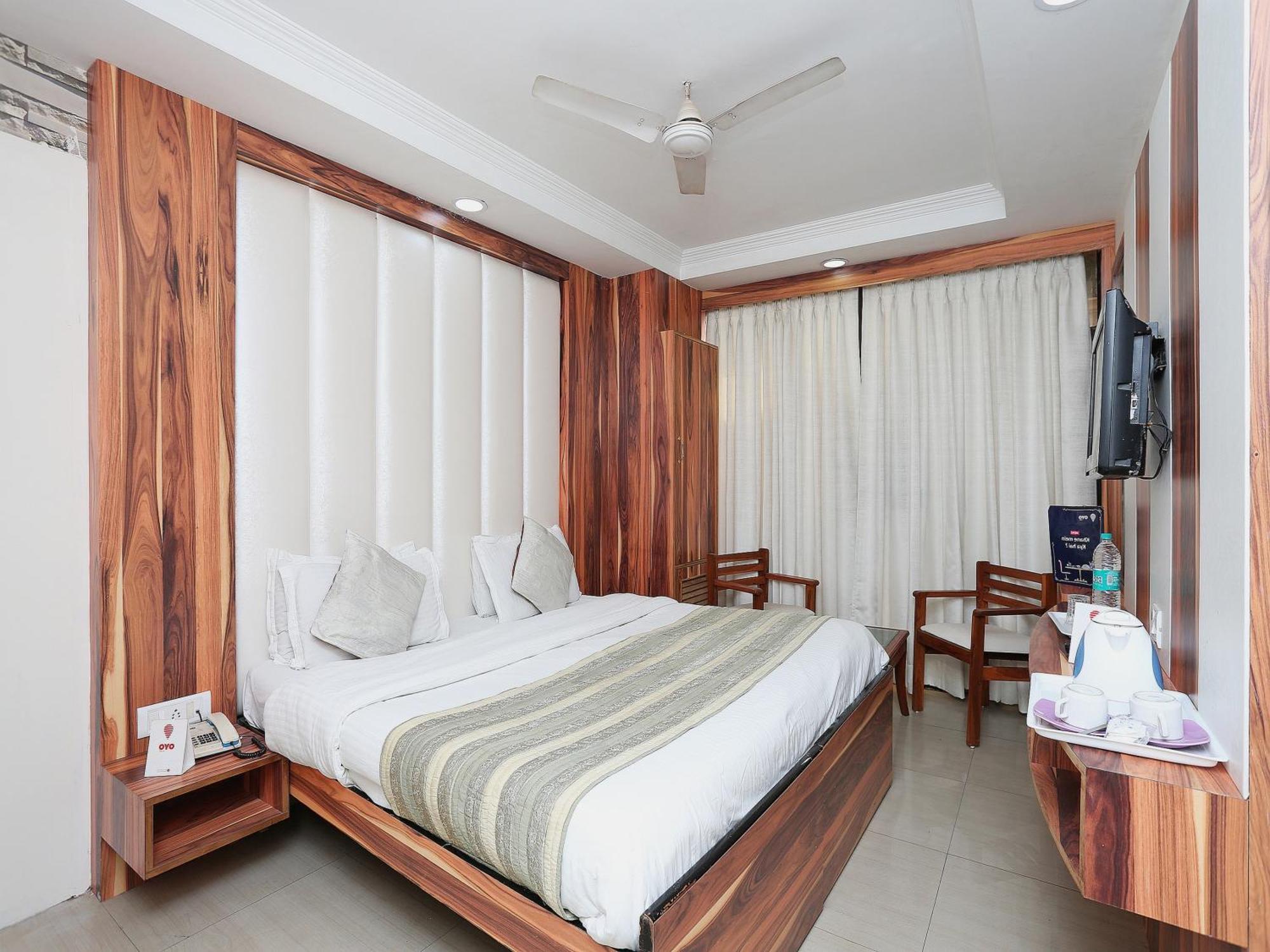 Oyo Flagship Hotel F Five New Delhi Luaran gambar